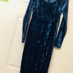 NWT LuLu’s NYE blue velour midi